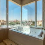 Royal Studio Suite, Hot Tub, Pyramids View