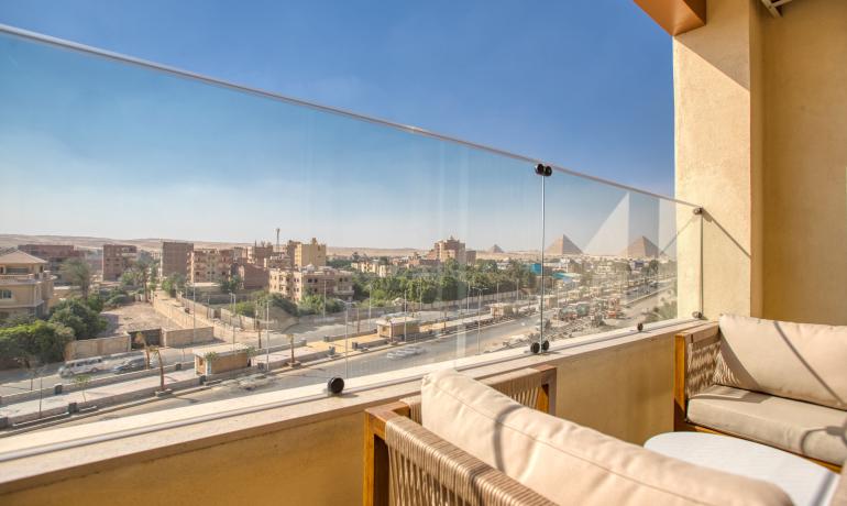 Deluxe Triple Room, Balcony, Pyramids View